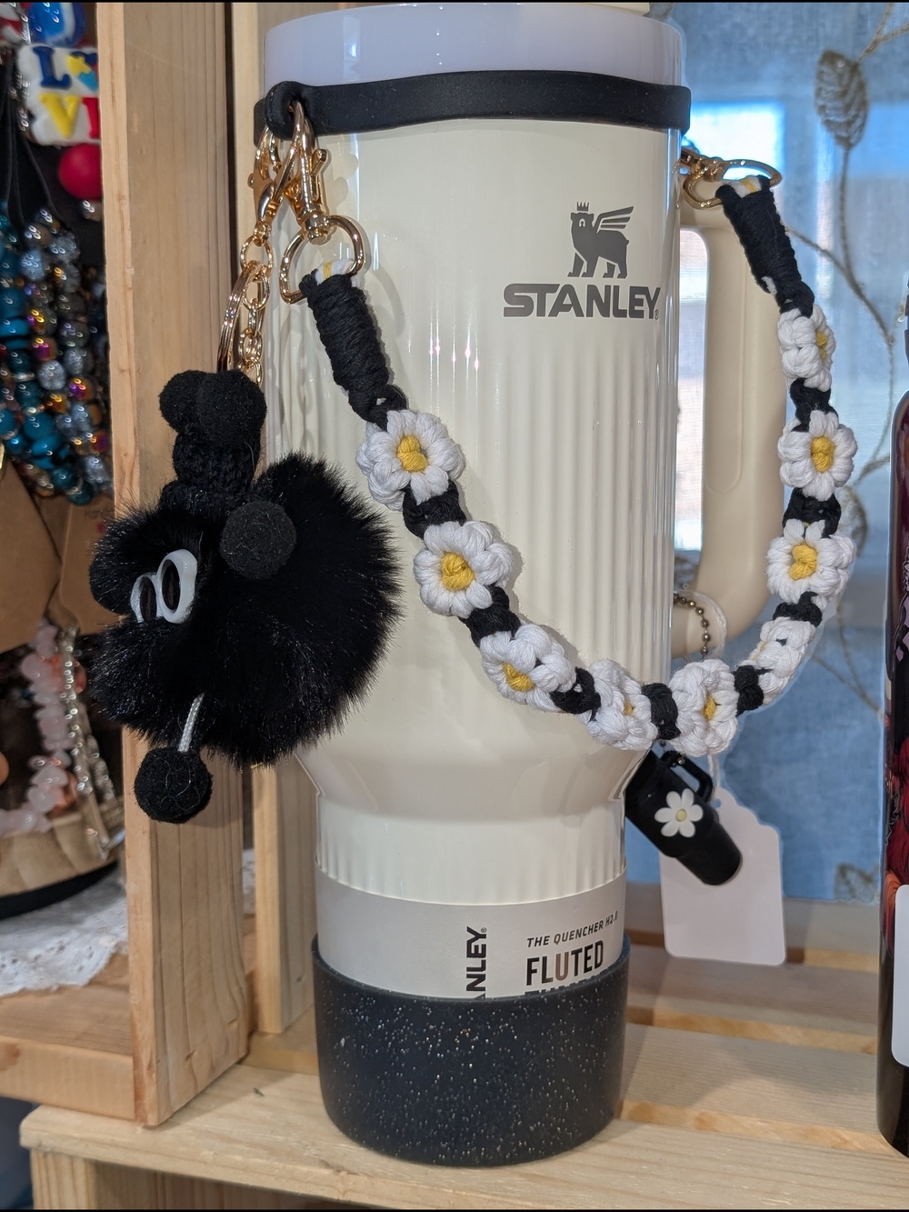 Stanley Cream Fluted Tumbler with Black & White Daisy Strap